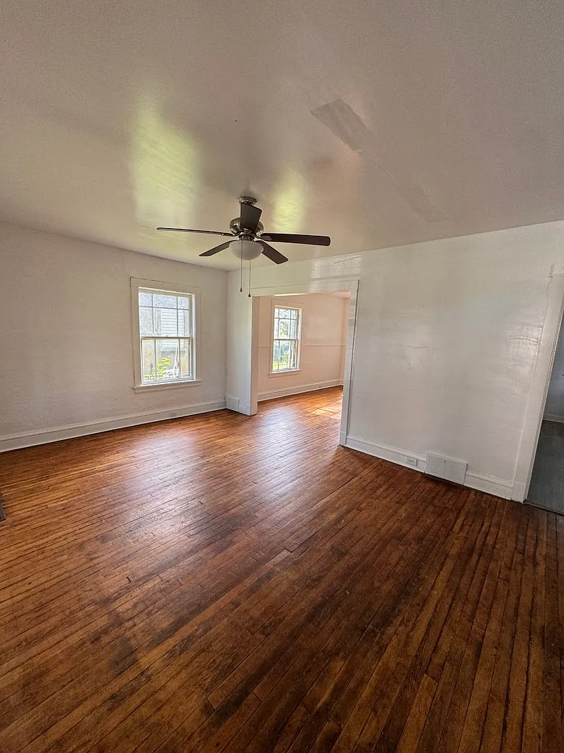 326 Shenango — Photo 2