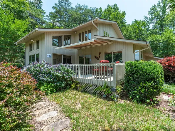 141 Courtland Ct, Lake Lure, NC 28746