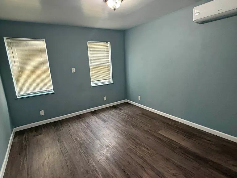 21-14 29th Ave #2 — Photo 3