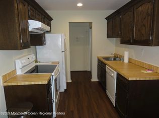 225 Medford Ct UNIT E, Manalapan, NJ
