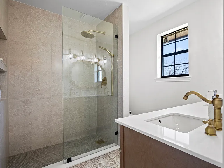 411 N Arizona Dr — Photo 24