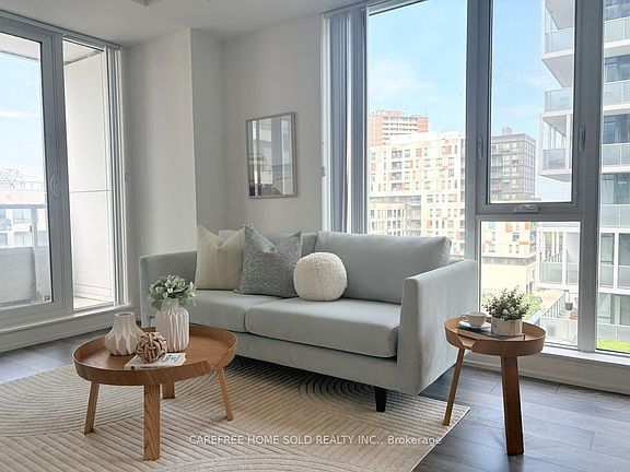 4th image of 225 Sumach St #711