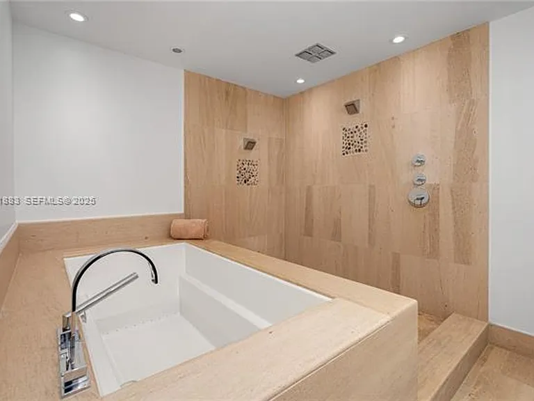 5875 Collins Avenue Cu #1202 — Photo 36
