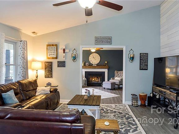 2nd image of 7041 Forest Manor Dr