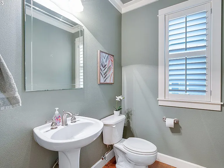 2227 Matterhorn Ct — Photo 17