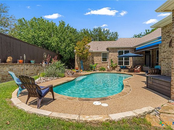 4th image of 5002 Meadow Oaks Dr