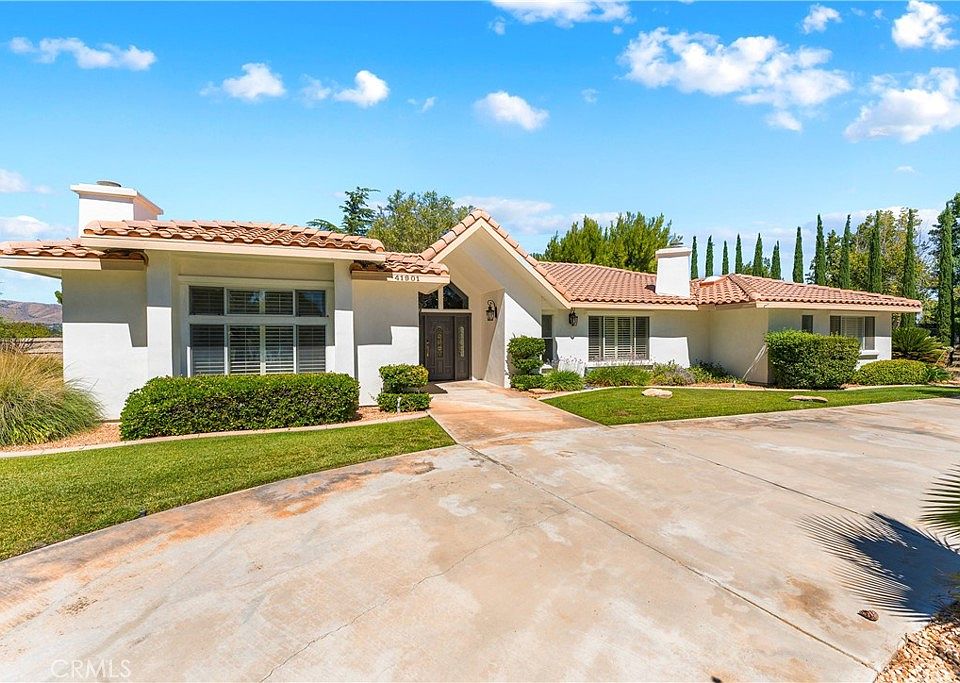 1st image of 41901 Calle Clarita