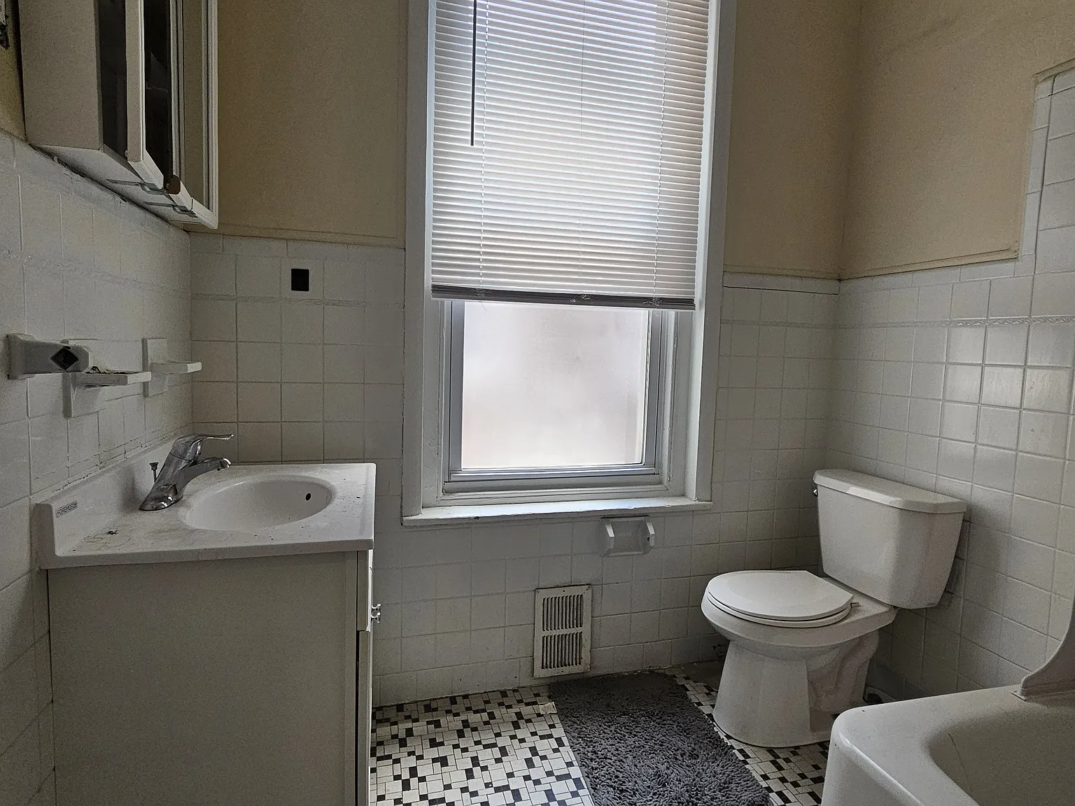 3930 Sansom St — Photo 2