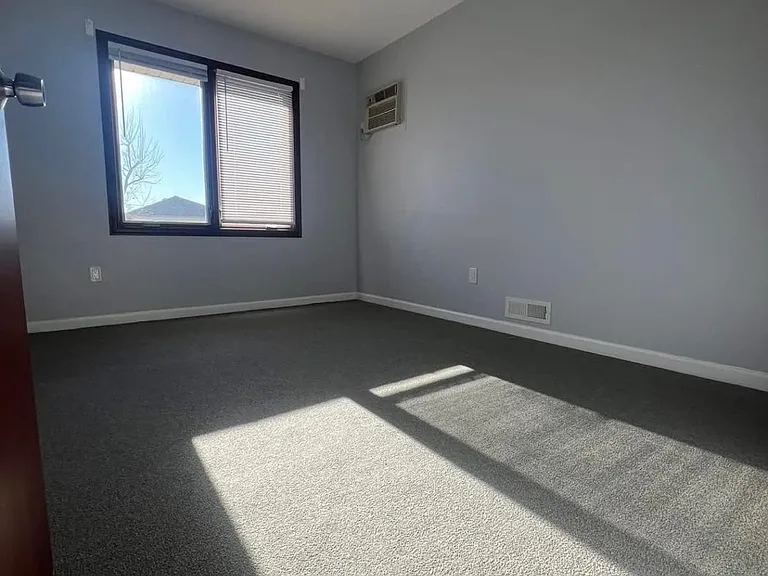 184 W 17th St #2 — Photo 8