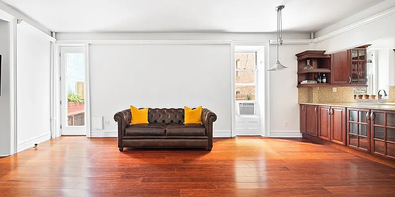 Sold by Compass | media 21