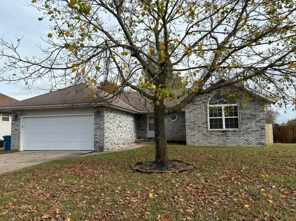 424 S Southgate Drive, Nixa, MO 65714