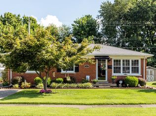 885 Honeysuckle Rd, Lexington, KY 40504