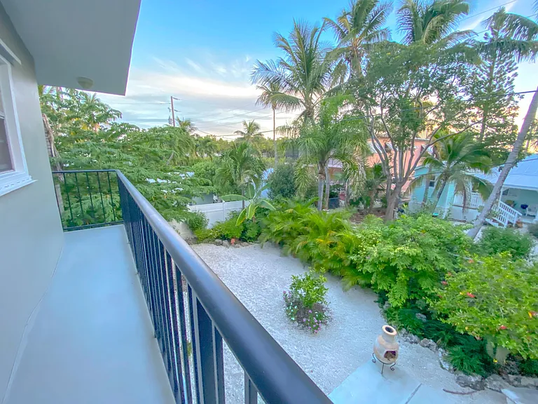 402 Coconut Dr — Photo 12