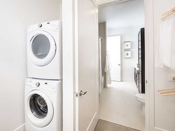 5th image of 3200 McKinney Ave APT 521