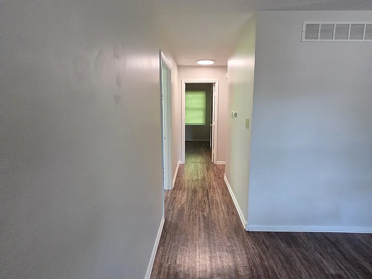 113-115 Perthshire Ct — Photo 6