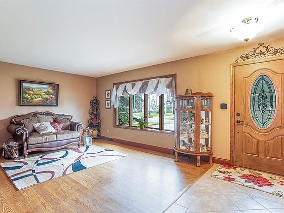 4th image of 10406 Siedelmann Ct