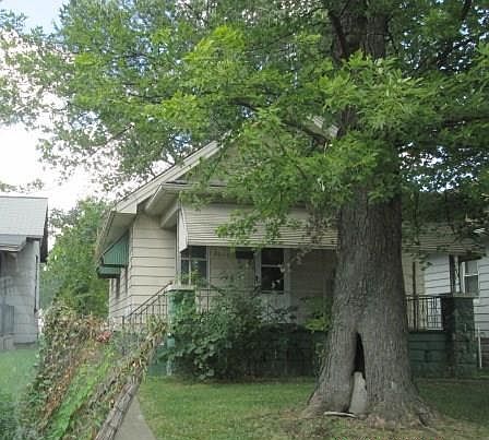 5th image of 2050 N Gale Ave