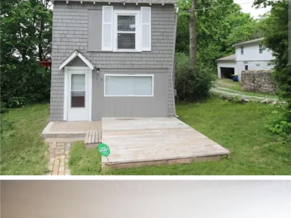 178 Novak St, Sugar Creek, MO 64054