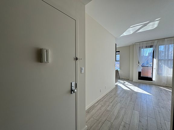 5th image of 2961 Brighton 3 St #4