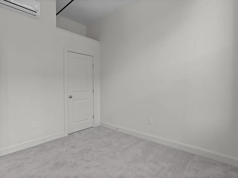 105 William St #206 — Photo 12