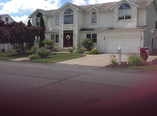 1326 Hampton Dr #L-3, Archbald, PA 18403