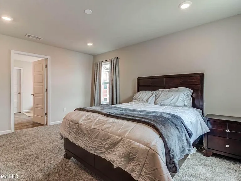 2521 Esplanade St — Photo 10