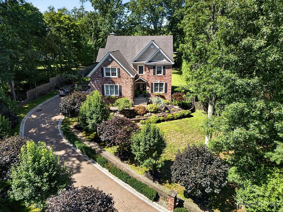 1st image of 93 Lamb Ln