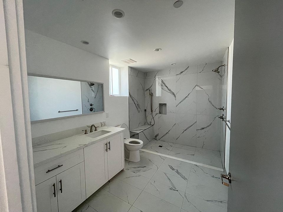 2nd image of 834 S Shenandoah St #202