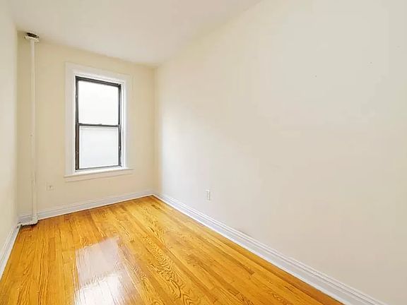 4th image of 201 E 30th St APT 32