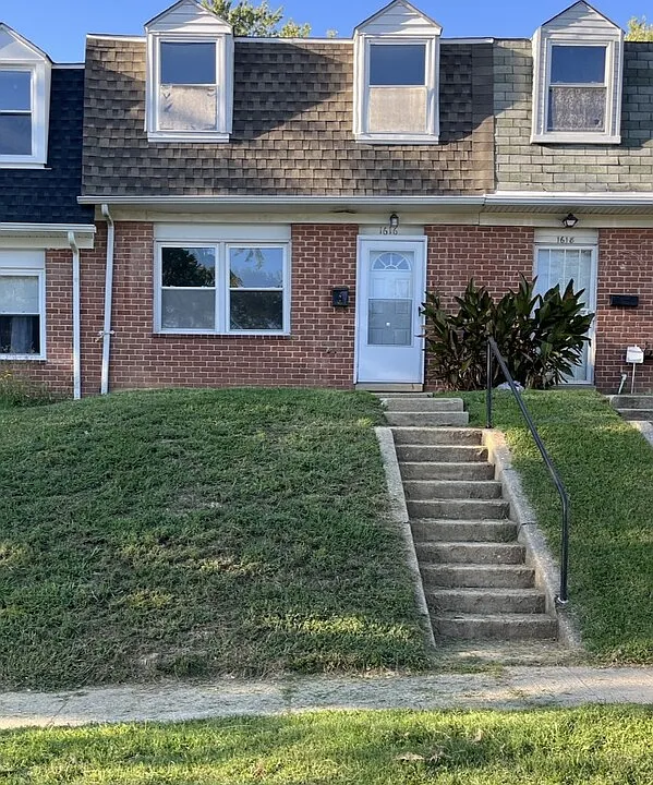1616 Melby Ct