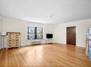 30 Lawton Rd APT 2, Riverside, IL 60546