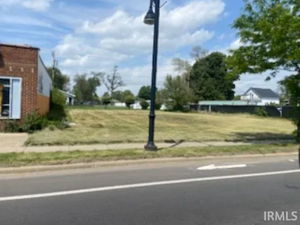 3527 W Western Ave, South Bend, IN 46619