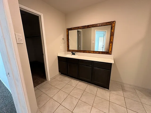 1202 Meadow Wood Ct — Photo 17