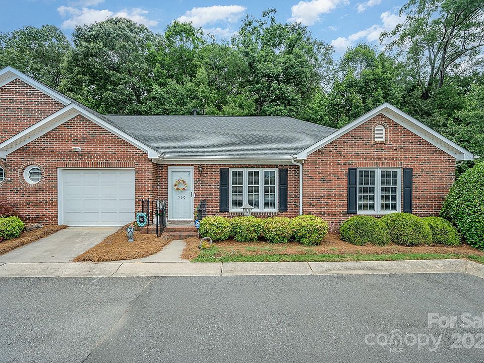1st image of 560 Royalty Ct
