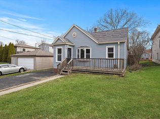 527 Forest Glen Dr, Round Lake Park, IL