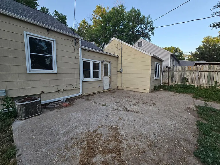 1006 Dexter St — Photo 30