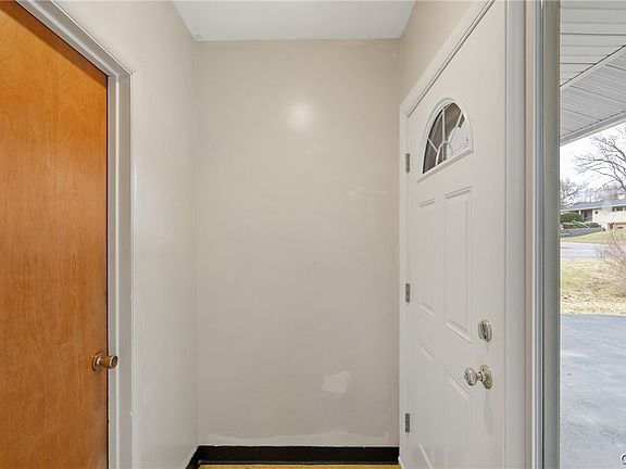 3rd image of 123 Forrest Way