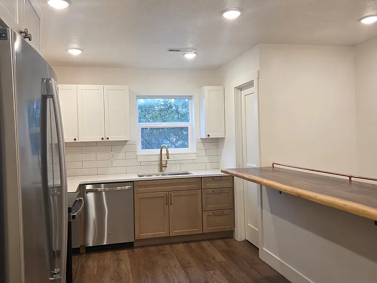 3240 2nd Ave S #2 — Photo 4