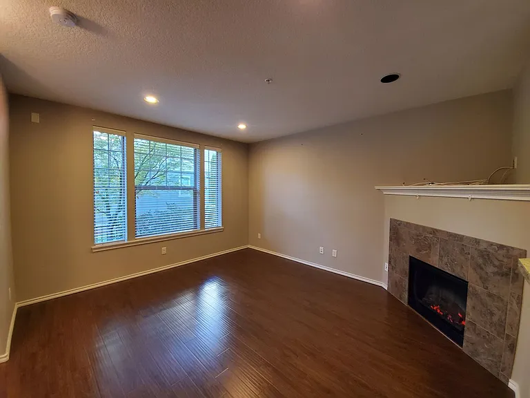 15983 NW Hildago Ln — Photo 2