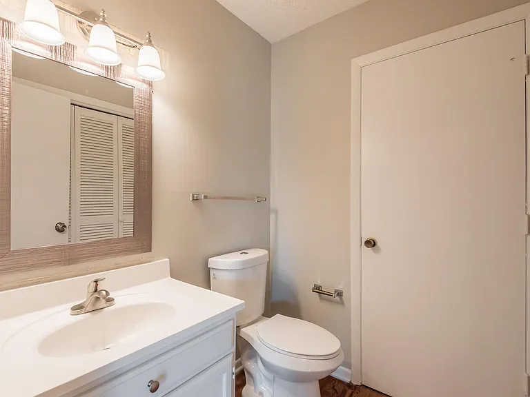 502 Cedartop Ln #B — Photo 12