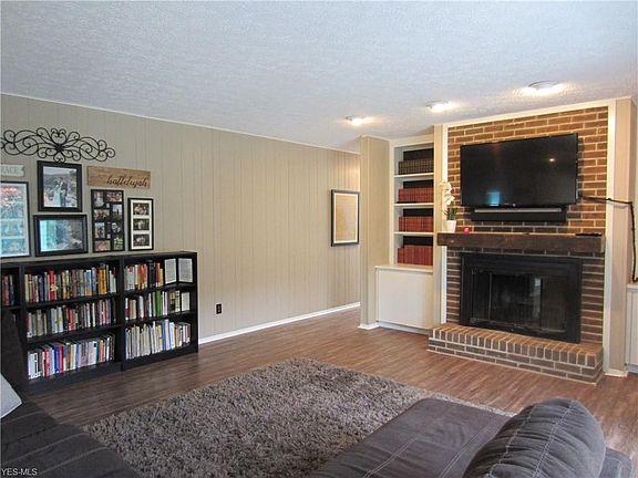 2nd image of 13524 Suncrest Ct