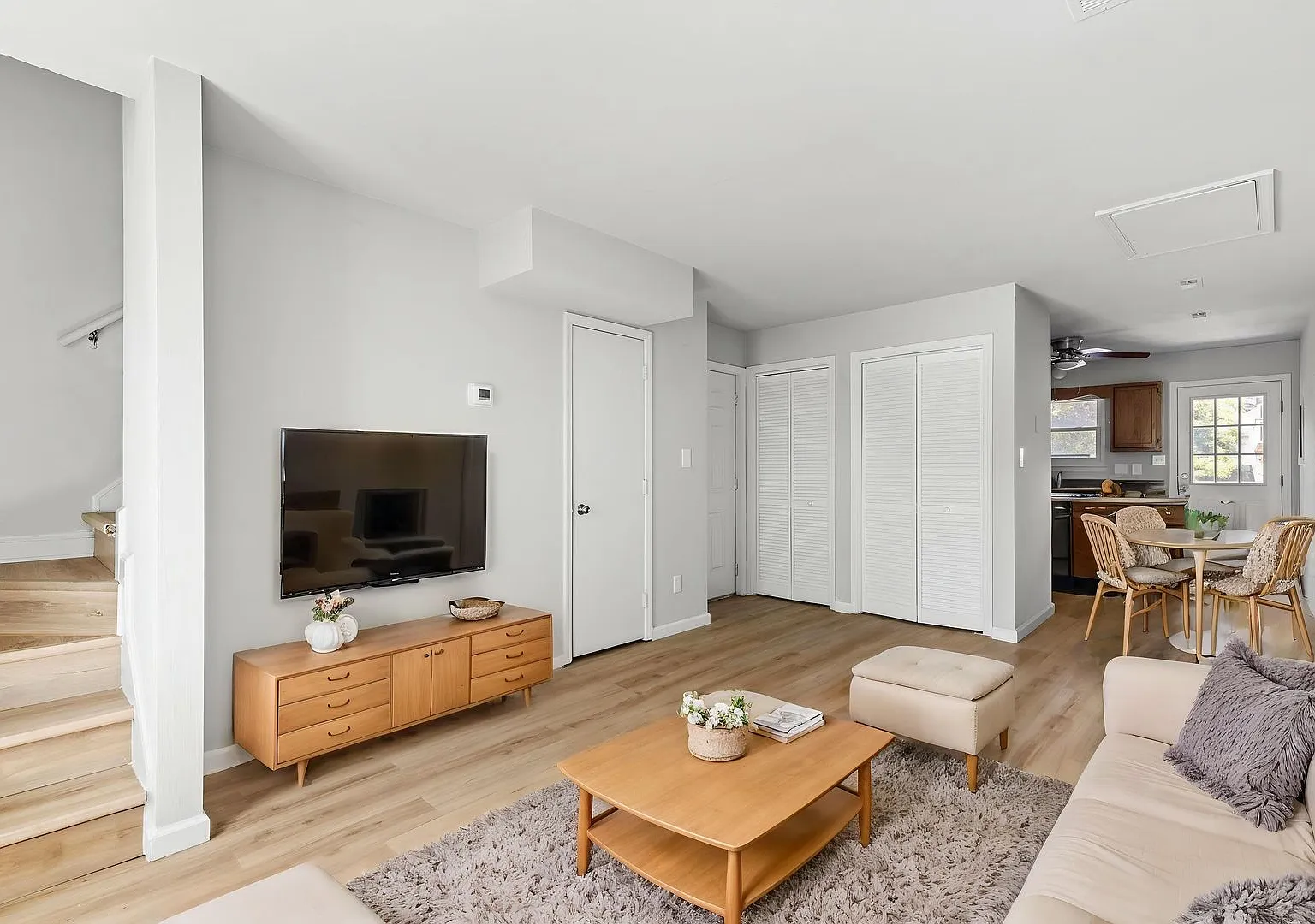 Coastal Convenience Meets Everyday Comfort in Ocean View! 2BR,2.5BA Condo available September 23! — Photo 2
