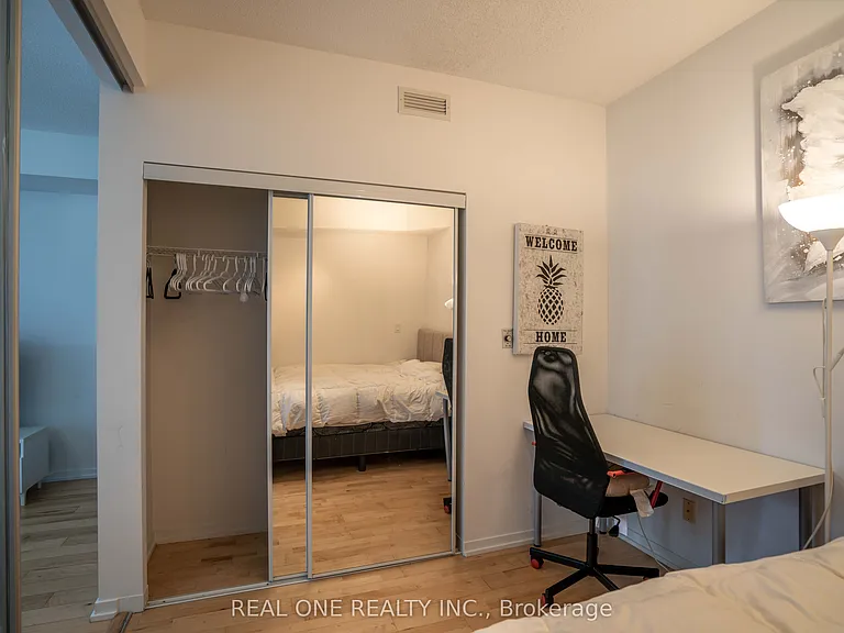 65 Bremner Blvd #1207 — Photo 13