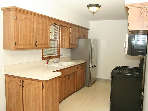5th image of 433 Meadow Ln
