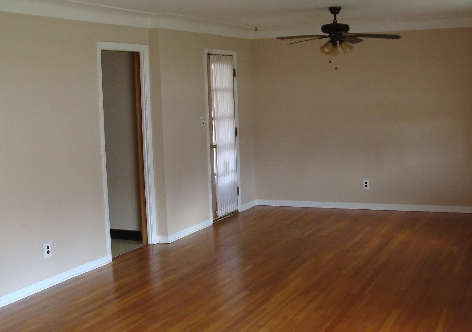 2371 warrensville - up — Photo 2