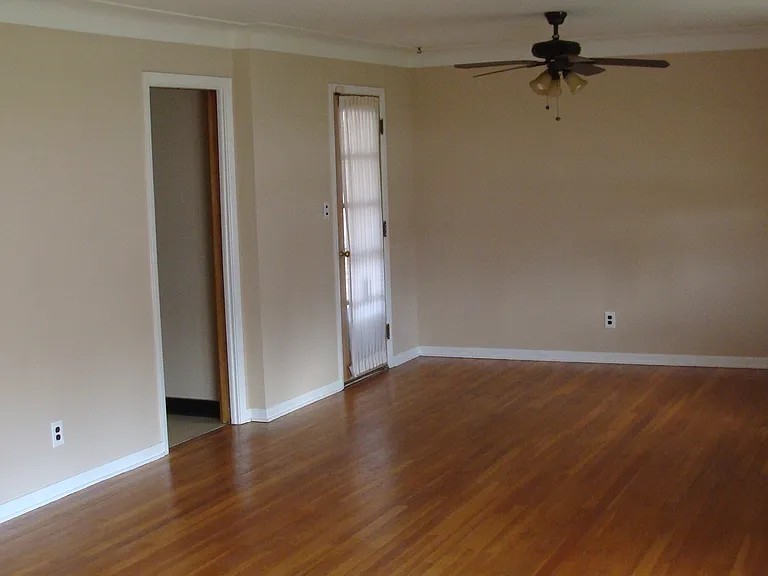 2371 Warrensville Center Rd — Photo 2