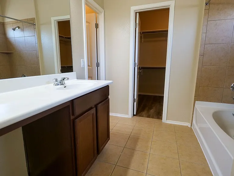 17208 Bridgefarmer Blvd — Photo 10