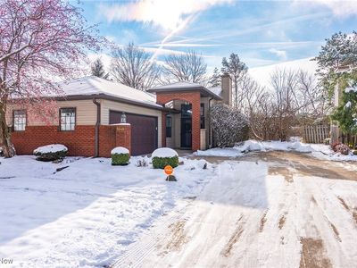 5240 Parkhurst Dr, Sheffield Village, OH, 44054