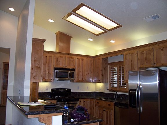 Custom cabinets/granite