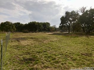 108 Scheele Rd, Boerne, TX 78015